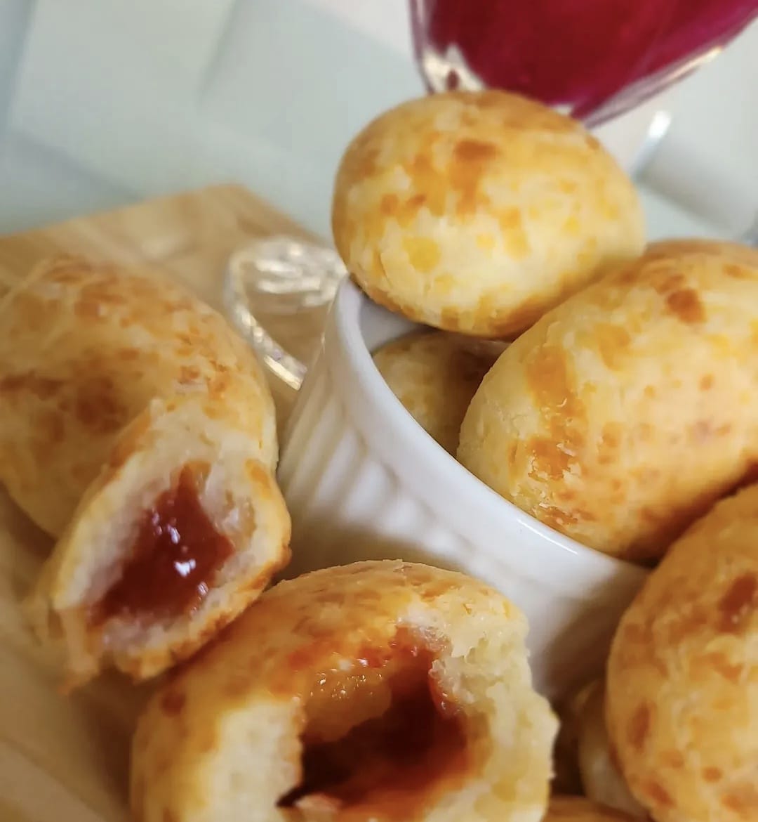 Pão de Queijo com Goiabada